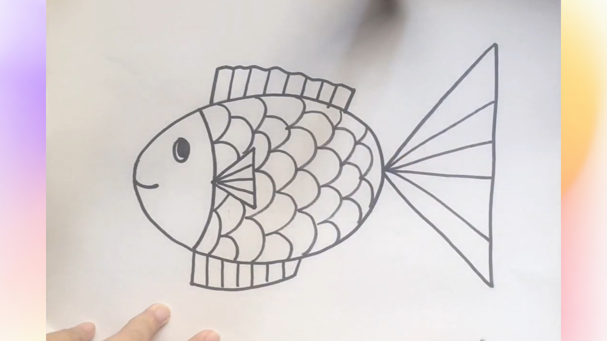 Bước 1: Vẽ thân cá