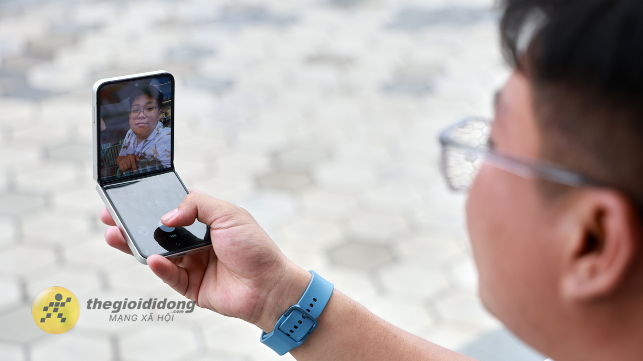 Có Nên Mua Samsung Galaxy Z Flip7 Fe Khi Mà Giá Chỉ Còn Hơn 15 Triệu Mà Thôi?