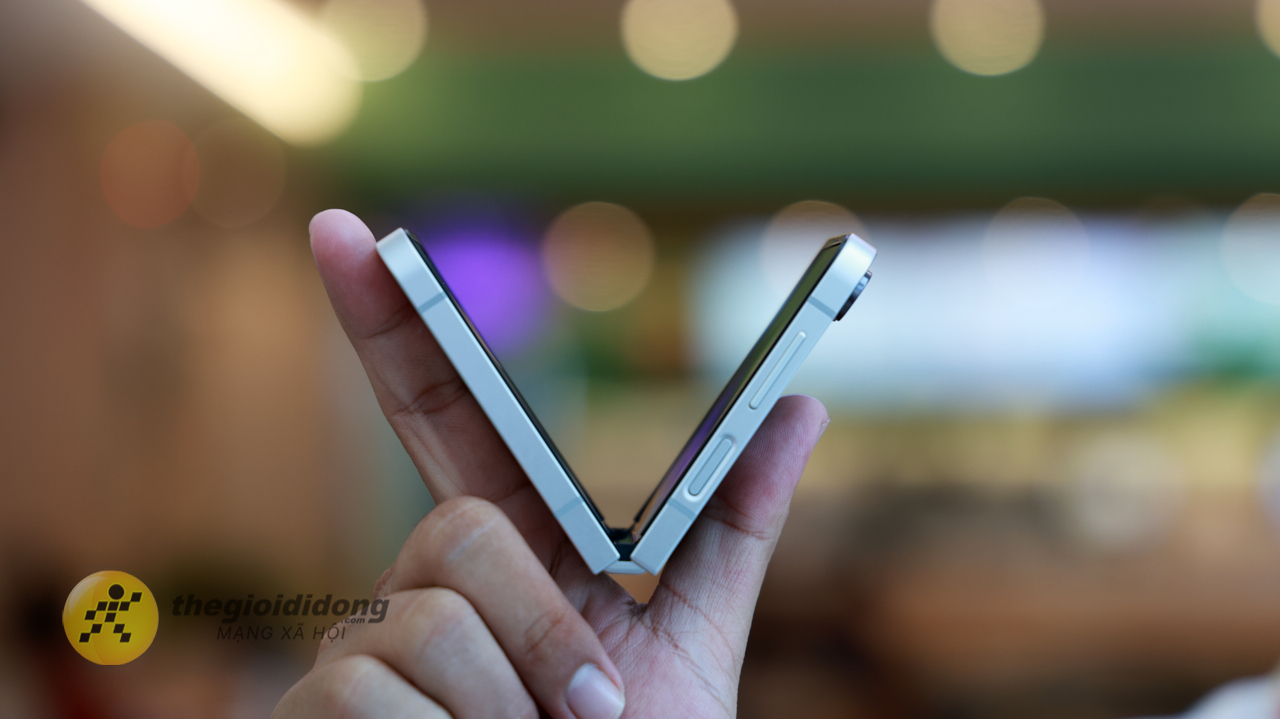 Có Nên Mua Samsung Galaxy Z Flip7 Fe Khi Mà Giá Chỉ Còn Hơn 15 Triệu Mà Thôi?