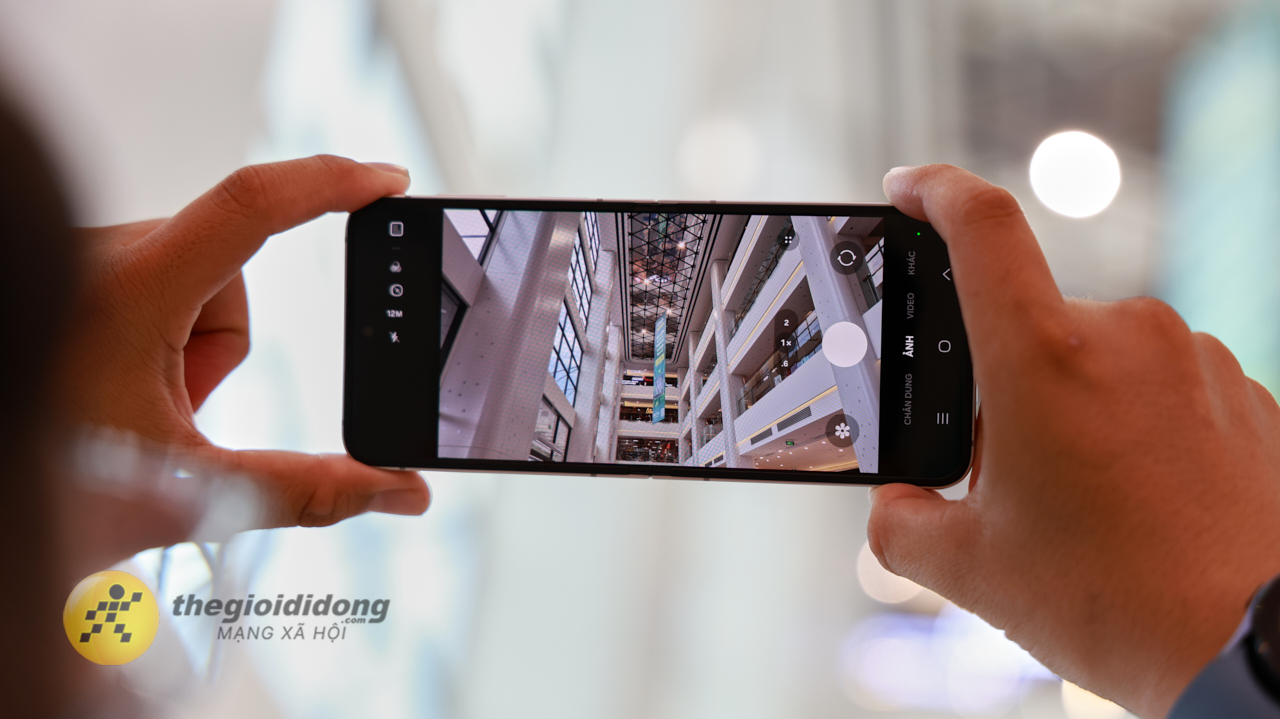 Có Nên Mua Samsung Galaxy Z Flip7 Fe Khi Mà Giá Chỉ Còn Hơn 15 Triệu Mà Thôi?