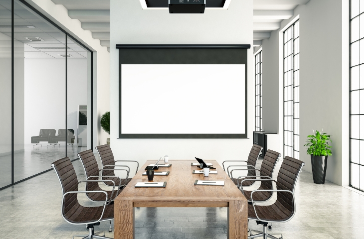 Chọn kích thước màn chiếu tương thích với diện tích không gian để tối ưu trải nghiệm xem