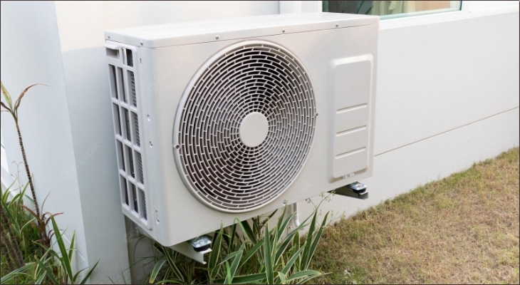 Hãy đảm bảo cục nóng được đặt ở nơi khô ráo, thoáng đãng, tránh ánh nắng mặt trời chiếu trực tiếp hoặc bị nước mưa tạt vào trong thời gian dài