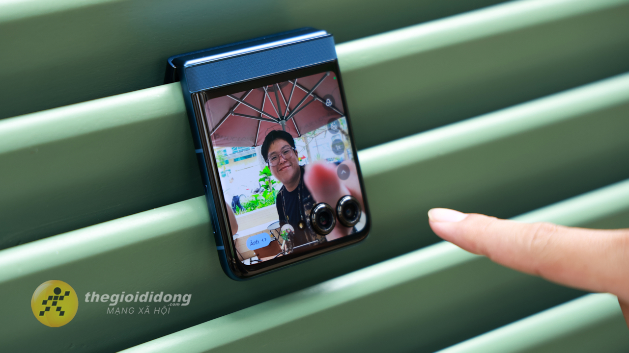 Mở hộp và trên tay motorola Razr 60: Smartphone gập cận cao cấp, Dimensity 7400X và pin 4.500 mAh