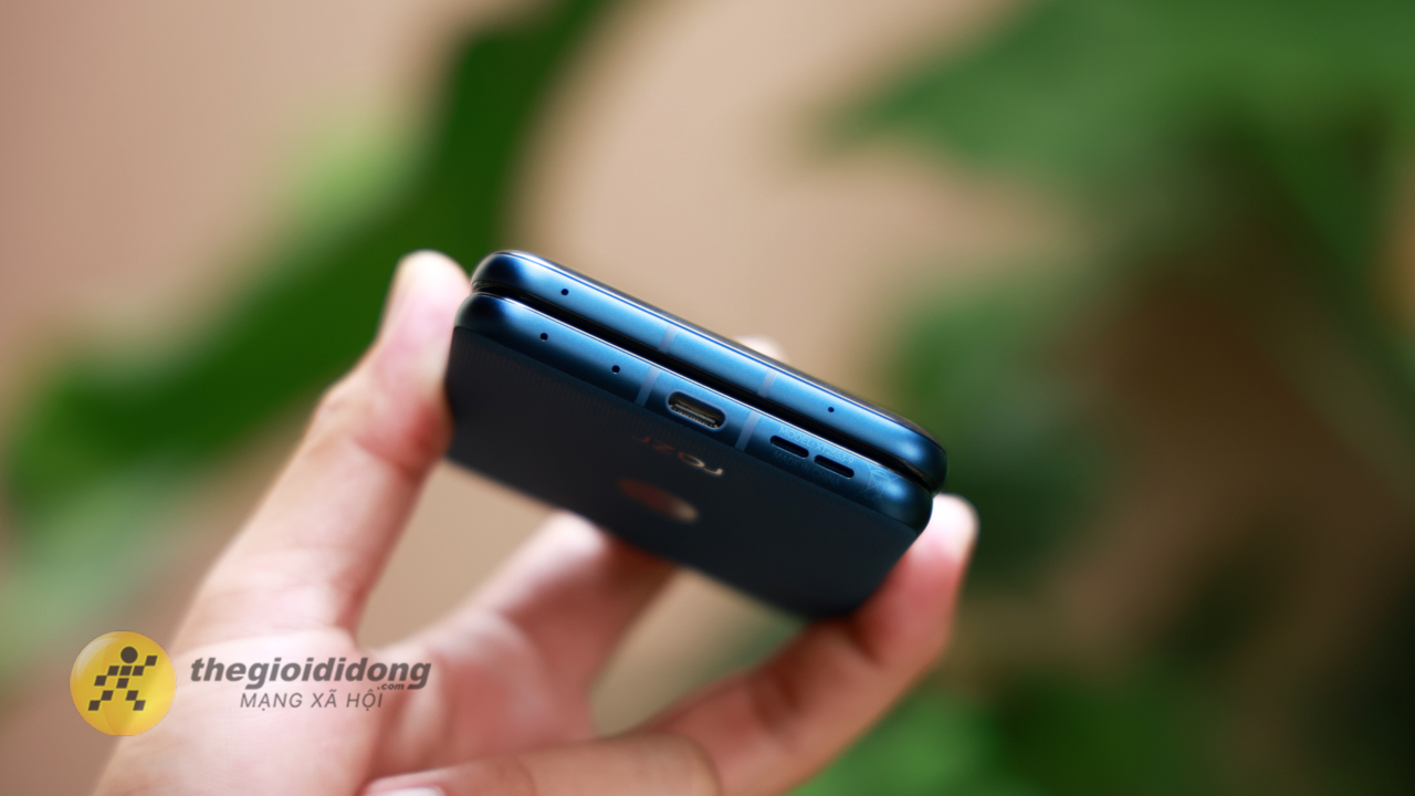 Mở hộp và trên tay motorola Razr 60: Smartphone gập cận cao cấp, Dimensity 7400X và pin 4.500 mAh