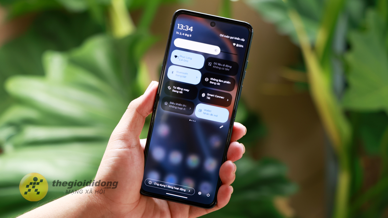 Mở hộp và trên tay motorola Razr 60: Smartphone gập cận cao cấp, Dimensity 7400X và pin 4.500 mAh