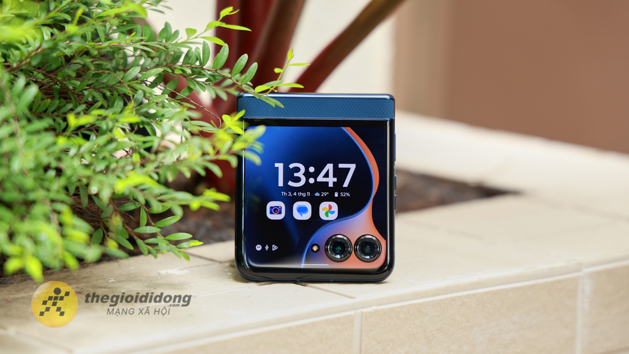 Mở hộp và trên tay motorola Razr 60: Smartphone gập cận cao cấp, Dimensity 7400X và pin 4.500 mAh