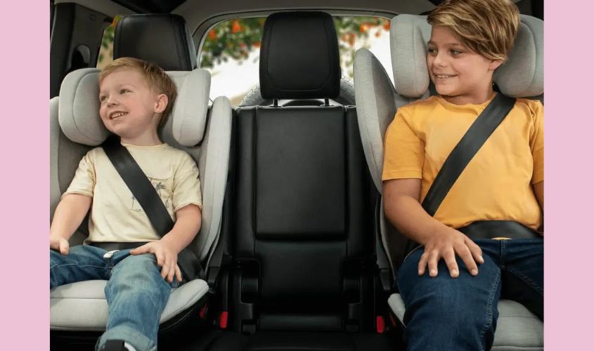 Chỉ nên sử dụng ghế booster seat khi bé: Trên 4 tuổi và nặng trên 15 kg