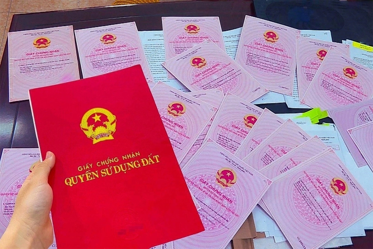 Cách nộp sổ đỏ trên VNeID