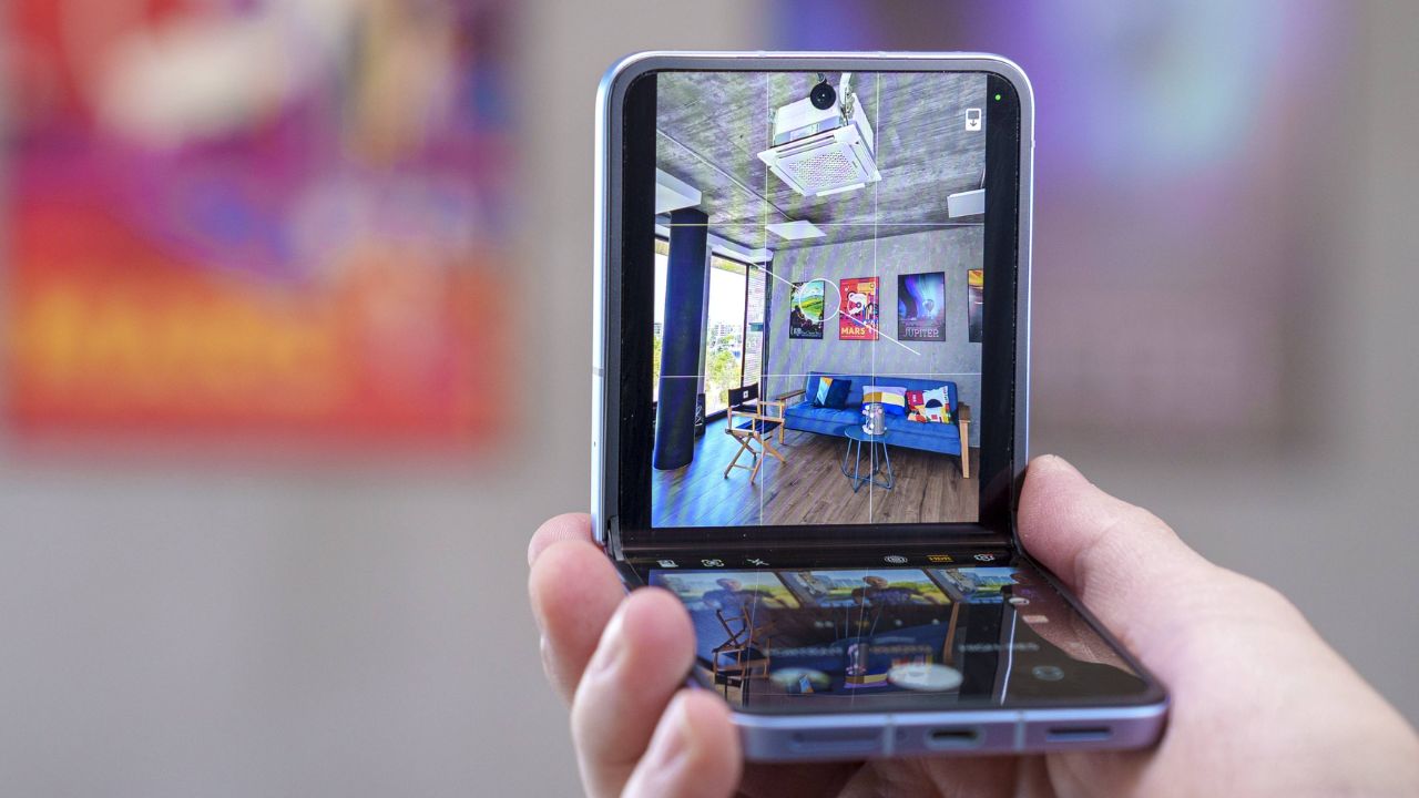 Trên Tay Honor Magic V Flip 2: Phiên Bản Đặc Biệt Siêu Đẹp, Snapdragon 8 Gen 3 Và Pin 5.500 Mah Trên Tay Honor Magic V Flip 2: Phiên Bản Đặc Biệt Siêu Đẹp, Snapdragon 8 Gen 3 Và Pin 5.500 Mah