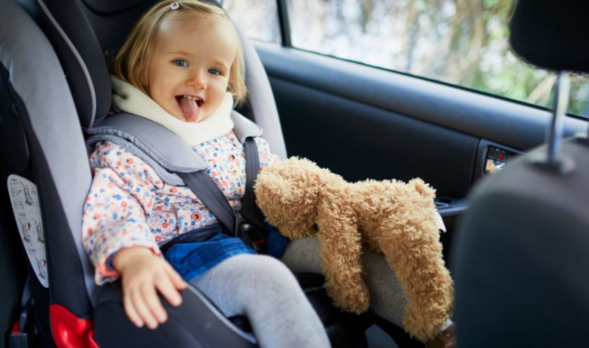 Quy định mới về việc sử dụng ghế ô tô cho trẻ em