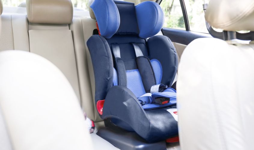 thiết bị an toàn cho trẻ em là thiết bị có đủ khả năng bảo đảm an toàn cho trẻ em ở tư thế ngồi hoặc nằm trên ô tô.