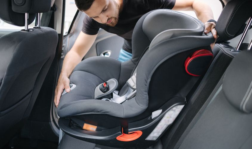 Cách nhận biết ghế ô tô cho bé đạt chuẩ