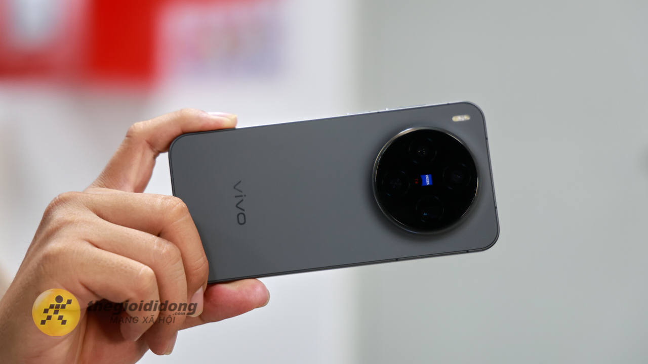 Trên tay vivo X300 5G: Flagship nhỏ gọn đỉnh cao với Dimensity 9500, camera Zeiss 200 MP Trên tay vivo X300 5G: Flagship nhỏ gọn đỉnh cao với Dimensity 9500, camera Zeiss 200 MP