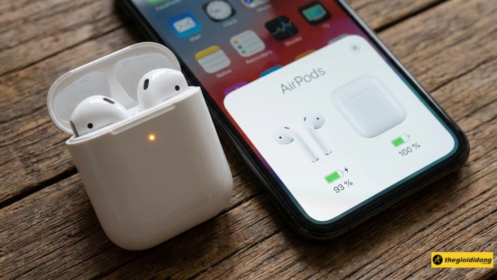 Đặt AirPods lại gần iPhone để kết nối lại từ đầu