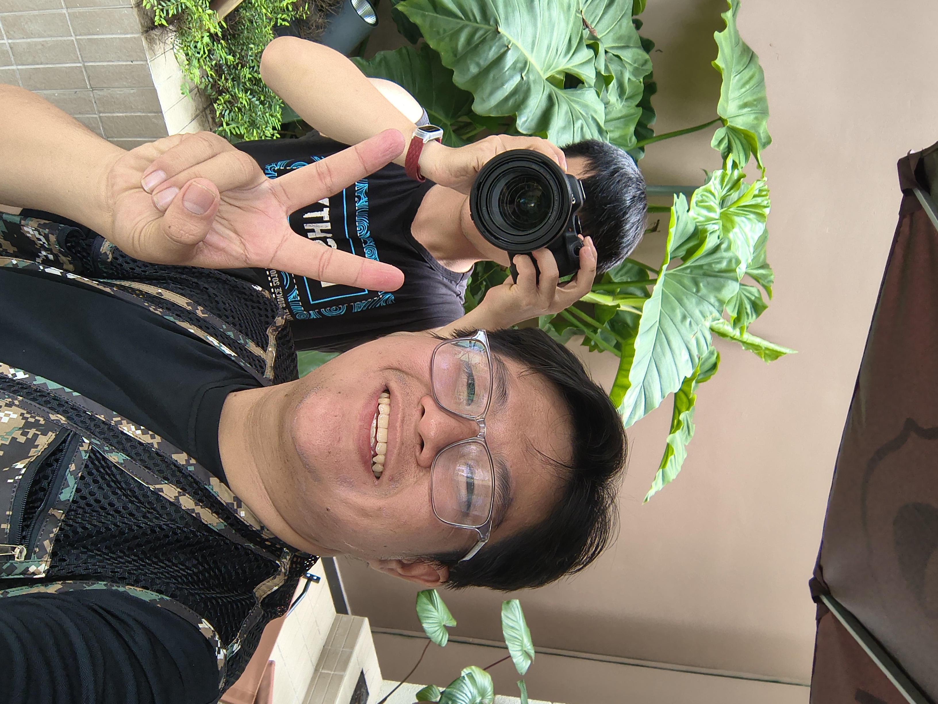 Đánh Giá Motorola Razr 60 5G: Có Mới Mẻ, Nhưng Vẫn Thiếu Chút Xíu Để Hoàn Hảo