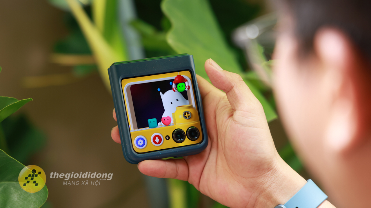 Đánh Giá Motorola Razr 60 5G: Có Mới Mẻ, Nhưng Vẫn Thiếu Chút Xíu Để Hoàn Hảo