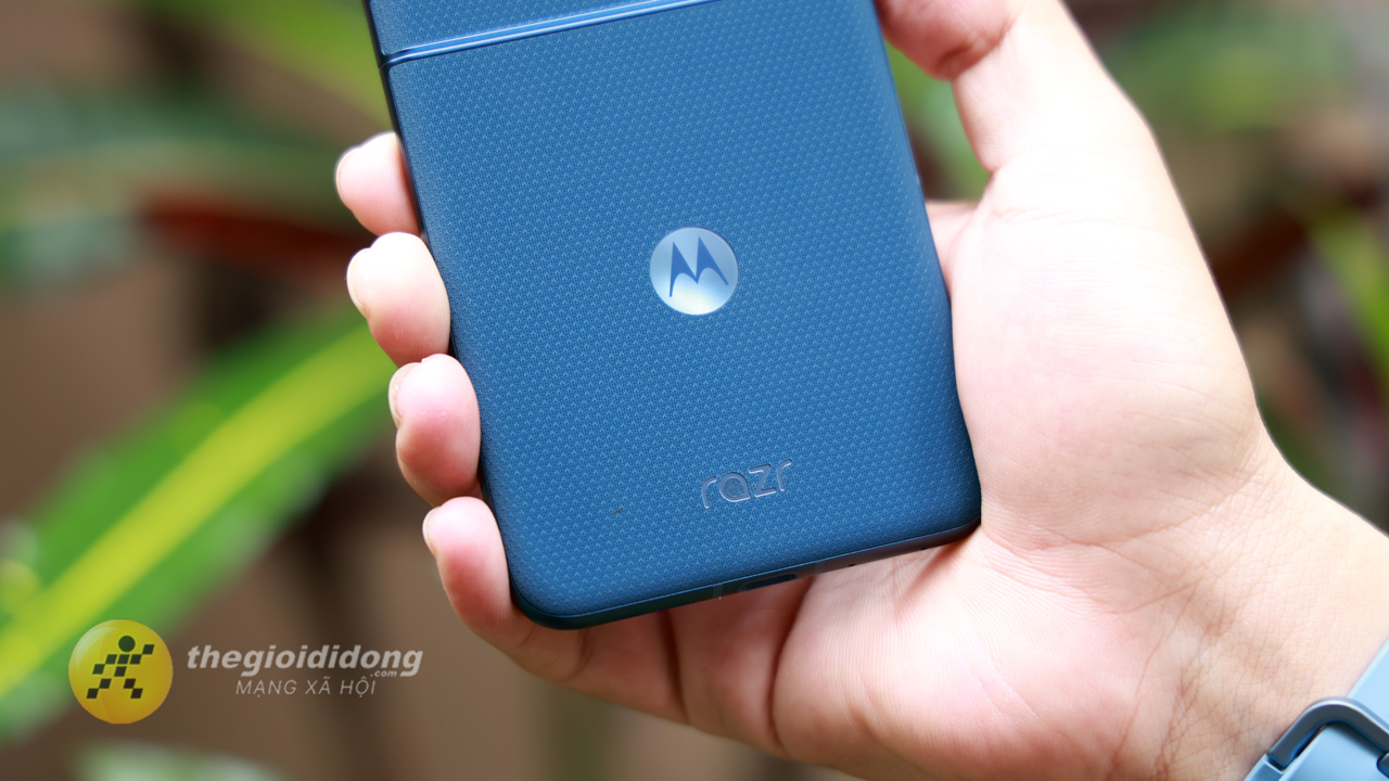 Đánh Giá Motorola Razr 60 5G: Có Mới Mẻ, Nhưng Vẫn Thiếu Chút Xíu Để Hoàn Hảo