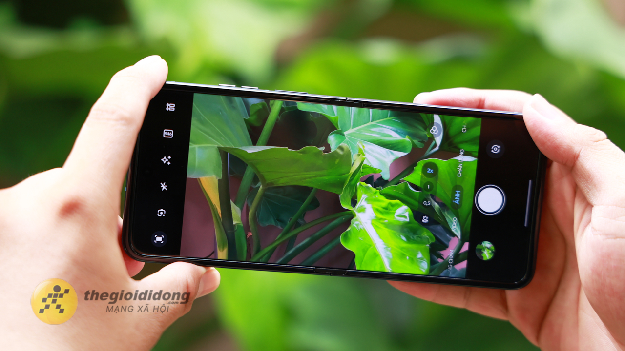 Đánh Giá Motorola Razr 60 5G: Có Mới Mẻ, Nhưng Vẫn Thiếu Chút Xíu Để Hoàn Hảo