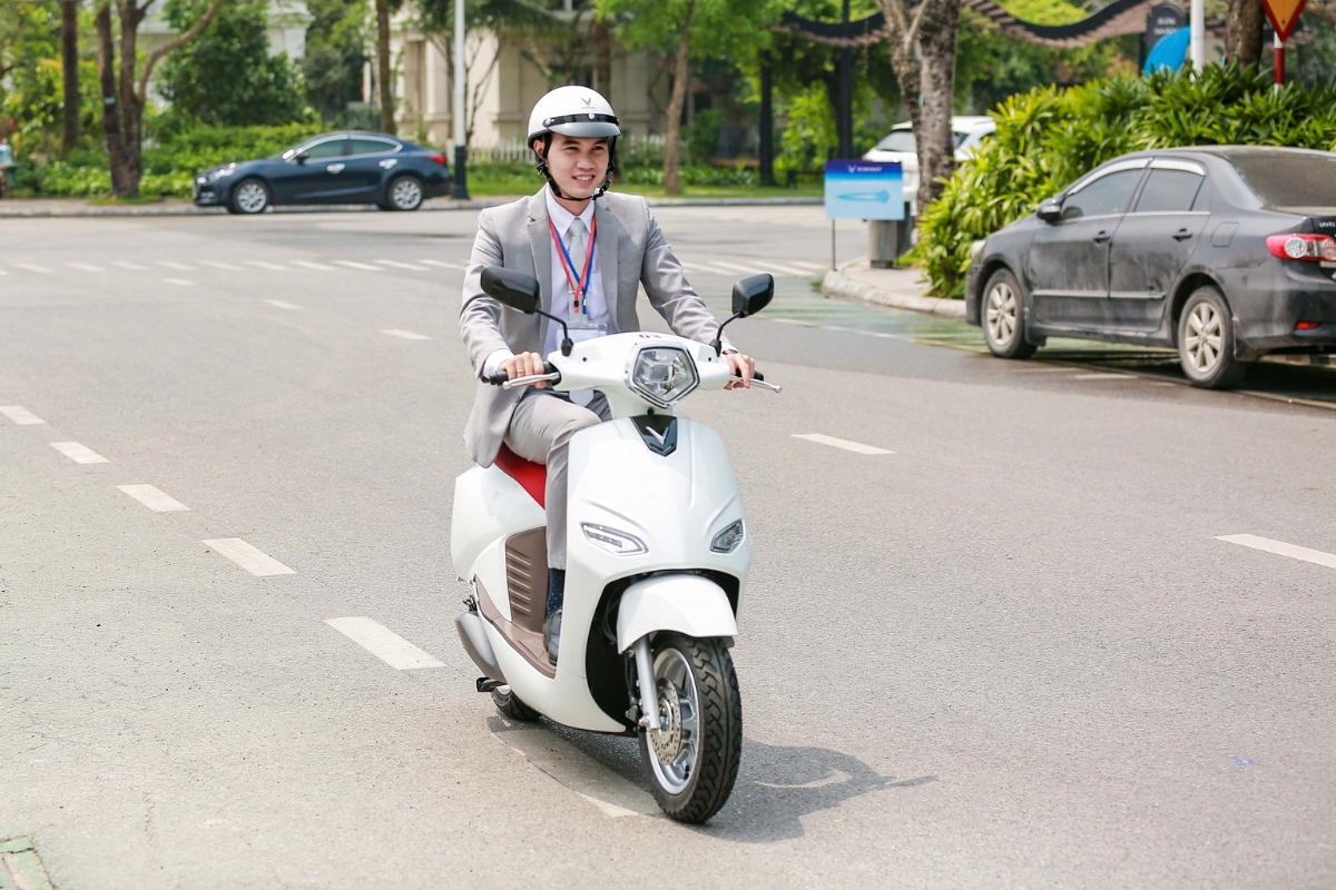 Xe máy điện VinFast hiện là sản phẩm đang được ưa chuộng tại thị trường Việt Nam Xe máy điện VinFast hiện là sản phẩm đang được ưa chuộng tại thị trường Việt Nam