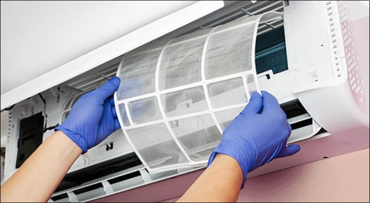 Vệ sinh định kỳ (3-6 tháng/lần tùy môi trường) không chỉ giúp máy làm lạnh nhanh, sâu hơn mà còn tiết kiệm đáng kể điện năng