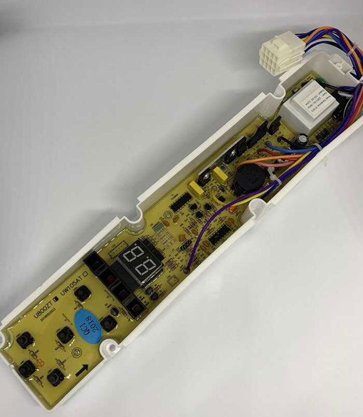 Cảm biến mực nước hoặc bo mạch trục trặc khiến máy không cấp nước và dừng chu trình