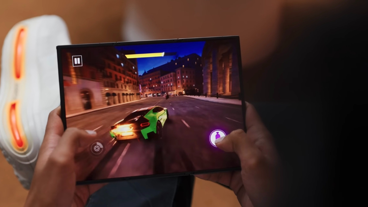 Trên Tay Samsung Galaxy Z Trifold: Điện Thoại Gập Ba Của Samsung Đã Ra Trận