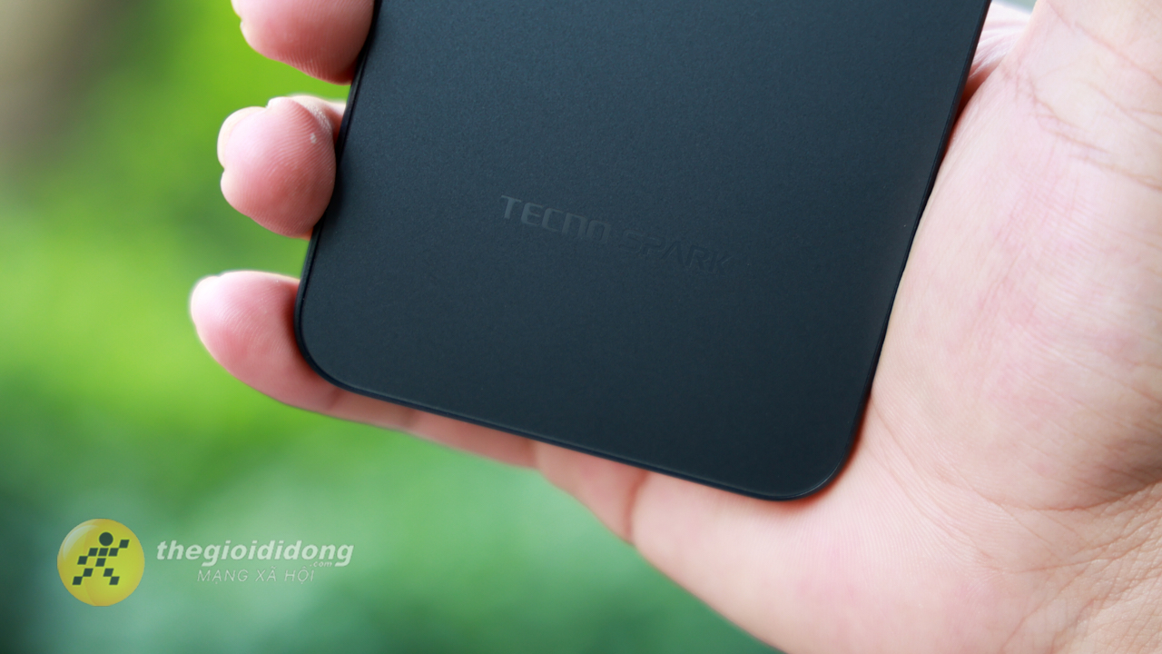 Trên Tay Teno Spark 40C: Điện Thoại Giá Rẻ, Màn Hình 120 Hz Và Pin 6.000 Mah