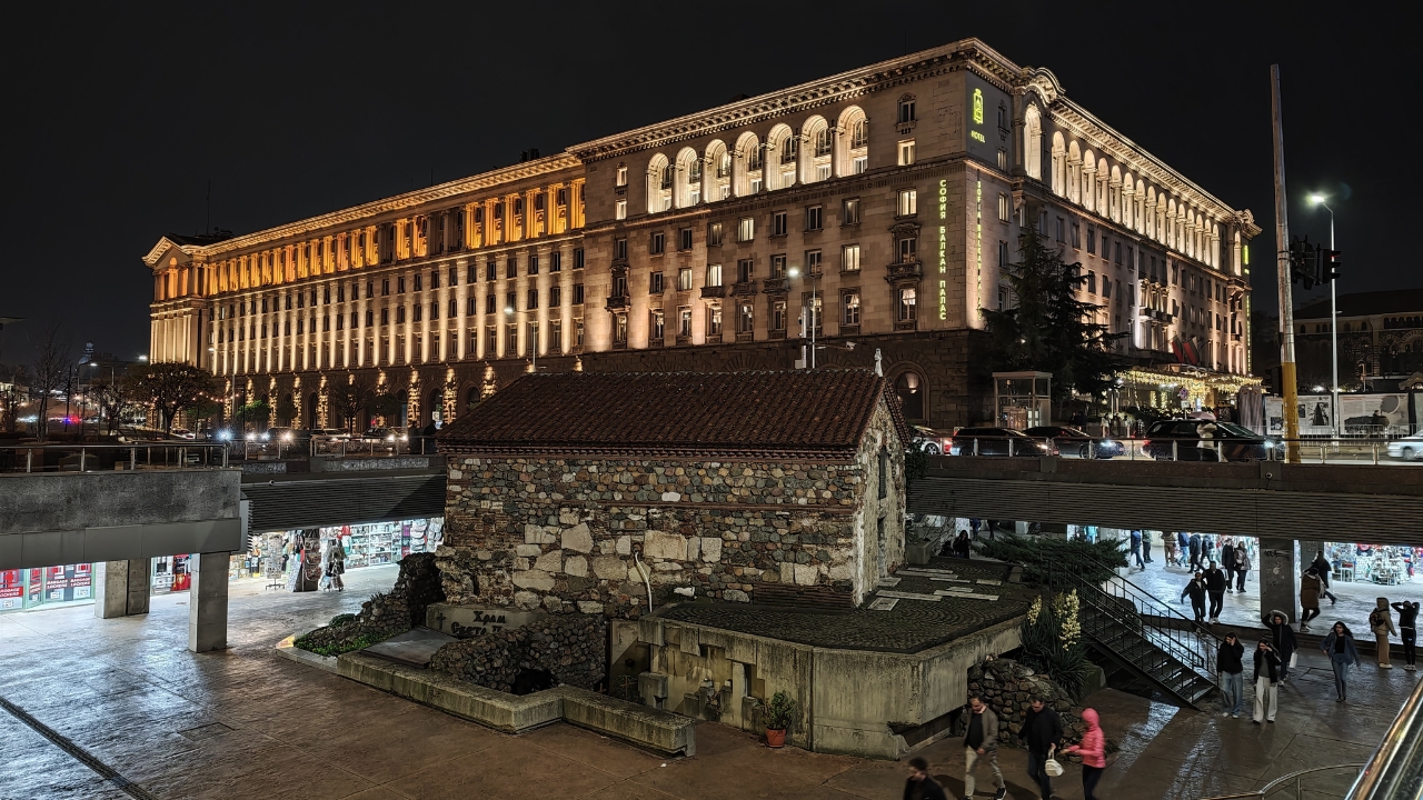 Trên Tay Poco F8 Ultra: Flagship Giá Rẻ Với Snapdragon 8 Elite Gen 5, Camera Leica 50 Mp Và Pin 6.500 Mah Trên Tay Poco F8 Ultra: Flagship Giá Rẻ Với Snapdragon 8 Elite Gen 5, Camera Leica 50 Mp Và Pin 6.500 Mah