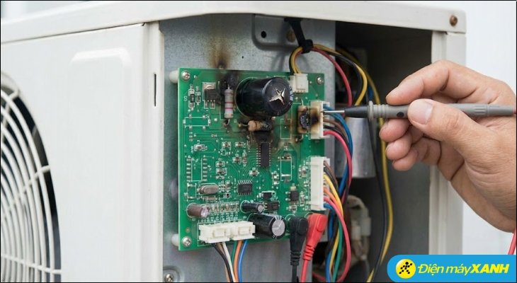 Khi bo mạch lỗi, máy có thể hoạt động sai hoặc không chạy hoàn toàn