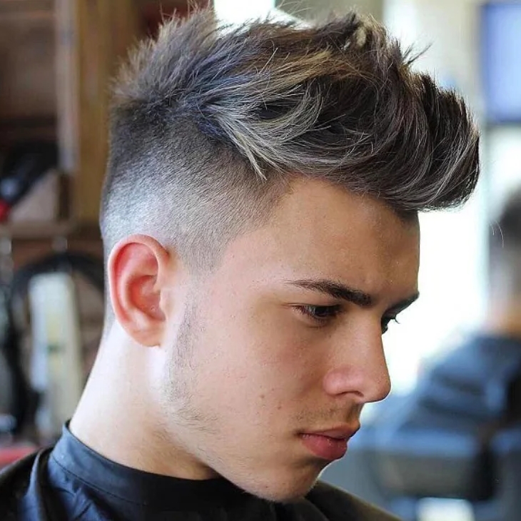 Tóc Mohawk nhuộm highlight