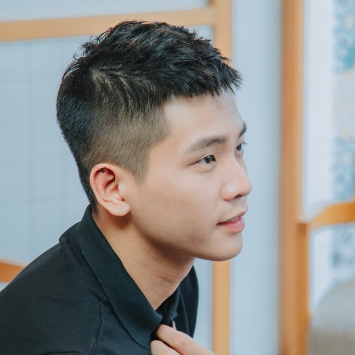 Kiểu tóc textured crop đen tuyền