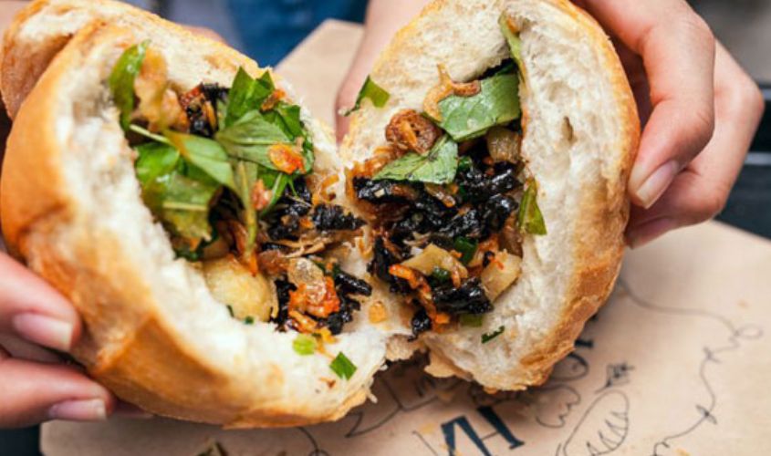 Ổ bánh mì bẻ đôi Ổ bánh mì bẻ đôi