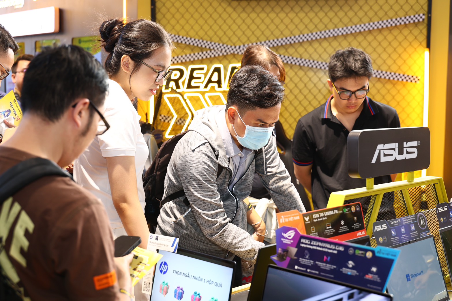 Đại Tiệc Ai Của Thế Giới Di Động Đại Tiệc Ai Của Thế Giới Di Động