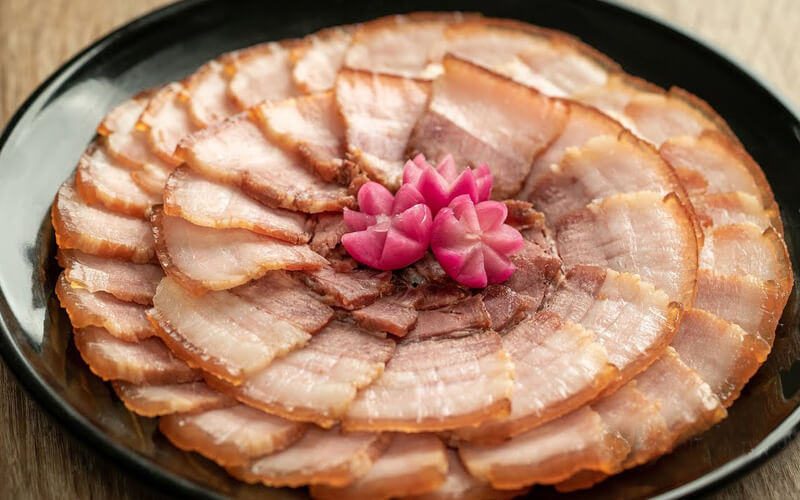 Thịt heo ngâm mắm luôn là cái tên được nhớ đến đầu tiên