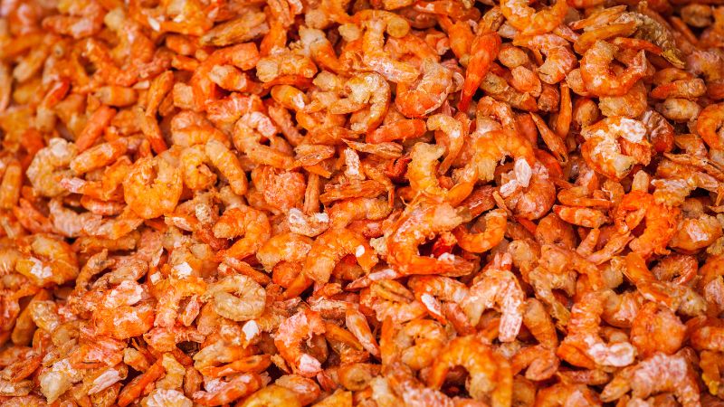 Trong 100gr tôm khô có khoảng 250-347 kcal Trong 100gr tôm khô có khoảng 250-347 kcal