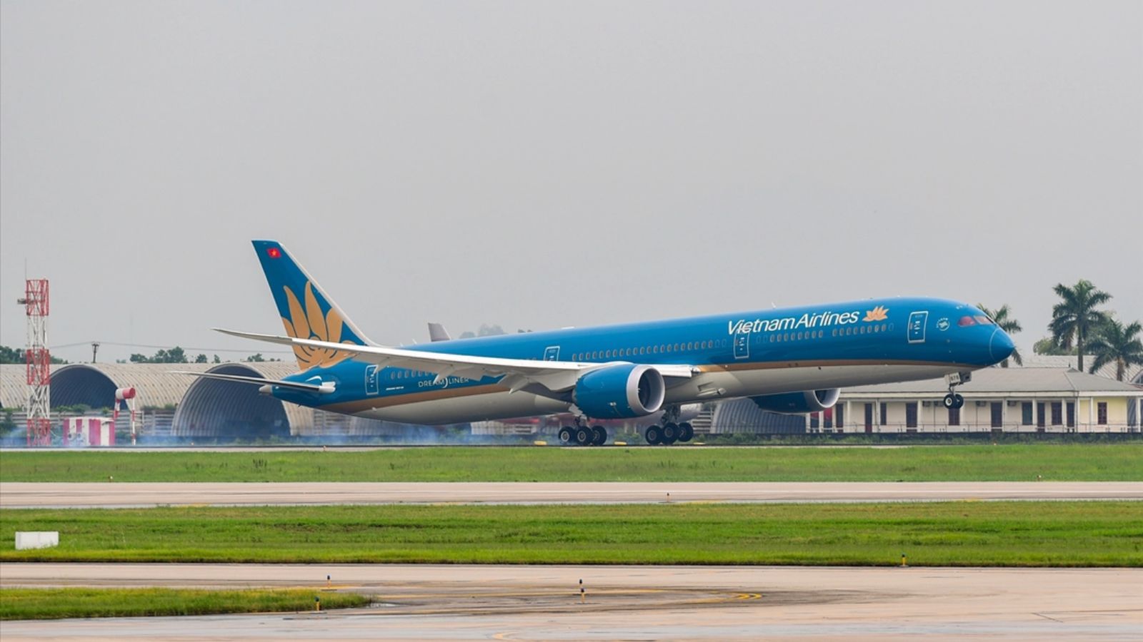 Chuyến bay kỹ thuật do Vietnam Airlines thực hiện bằng tàu bay Boeing 787. Ảnh: VNA Chuyến bay kỹ thuật do Vietnam Airlines thực hiện bằng tàu bay Boeing 787. Ảnh: VNA