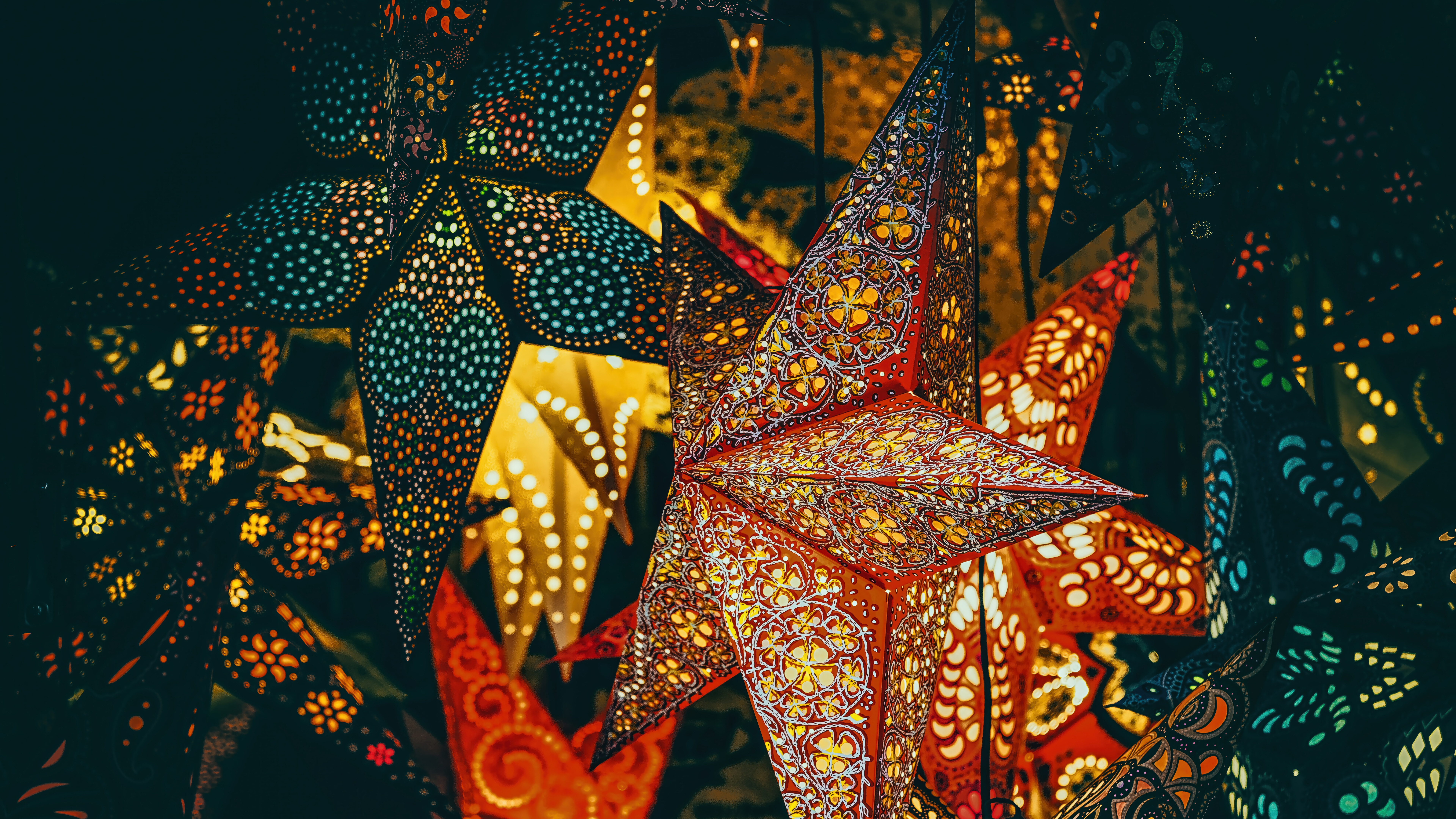 Trải nghiệm hình ảnh 4K sắc nét cho mùa lễ hội