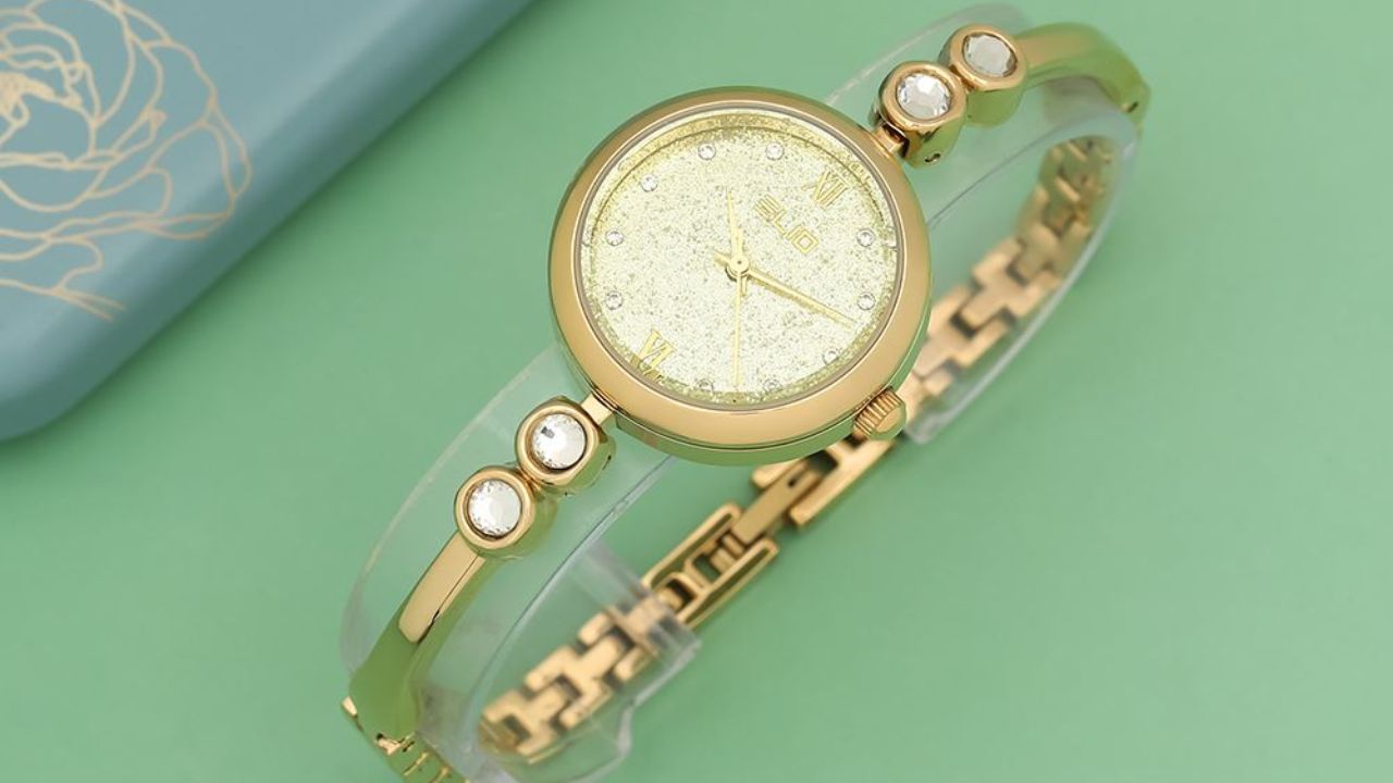 Đồng Hồ Nữ Elio Món Quà Tuyệt Vời Cho Mùa Lễ Hội Cuối Năm Nay Đồng Hồ Nữ Elio Món Quà Tuyệt Vời Cho Mùa Lễ Hội Cuối Năm Nay