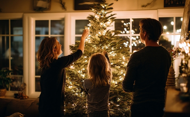 Trang trí cây thông lớn tại nhà