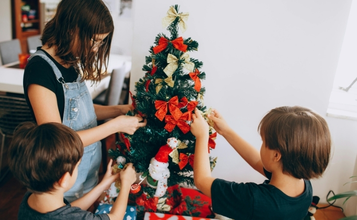 Trang trí Noel bằng cây thông nhỏ