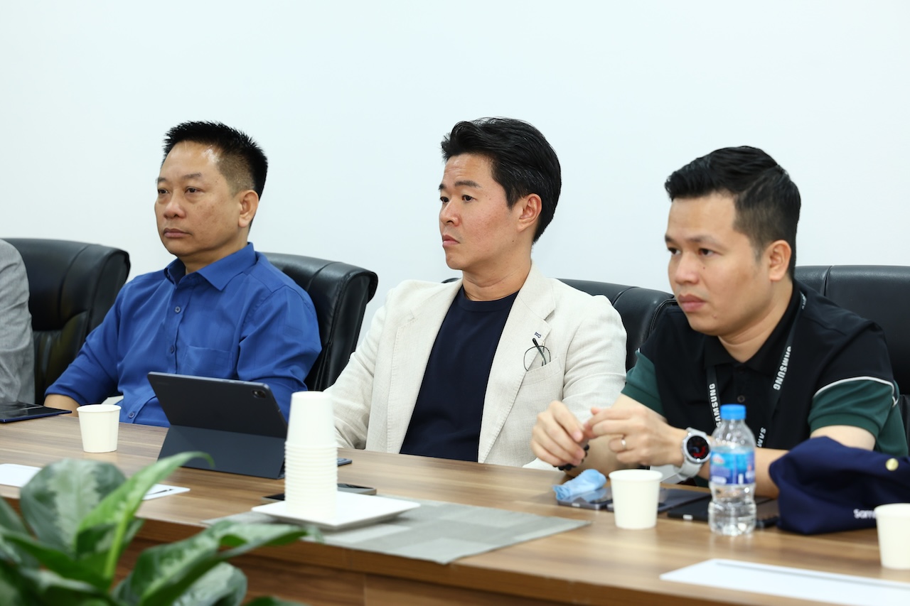 Thế Giới Di Động Và Samsung