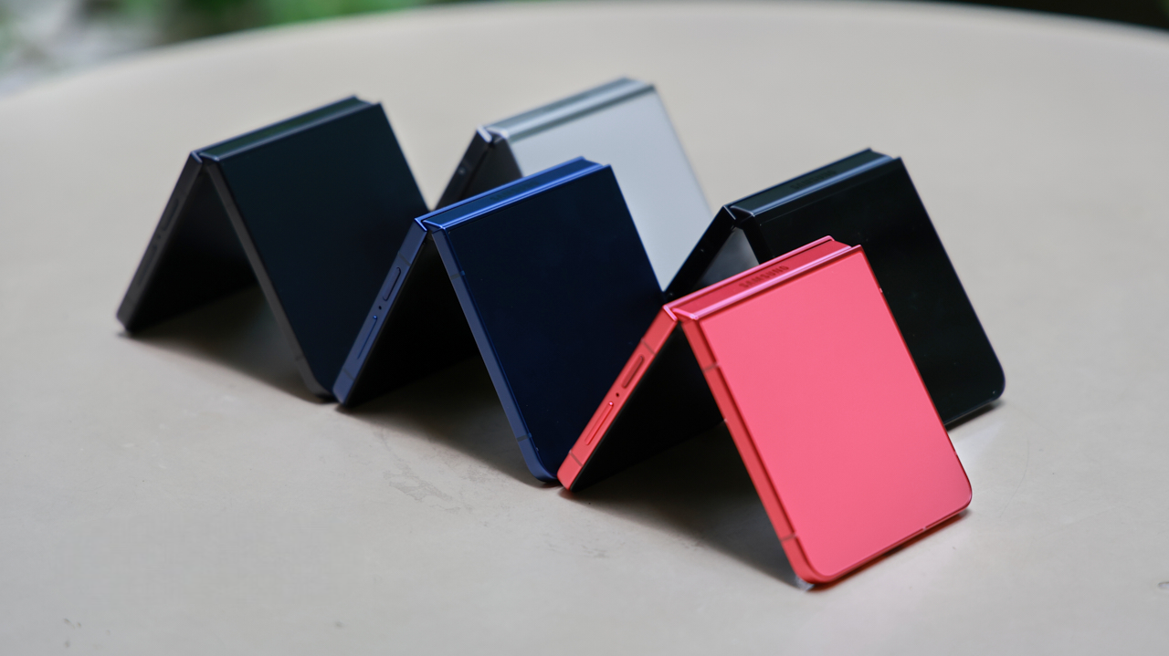 Samsung Galaxy Z Flip 8