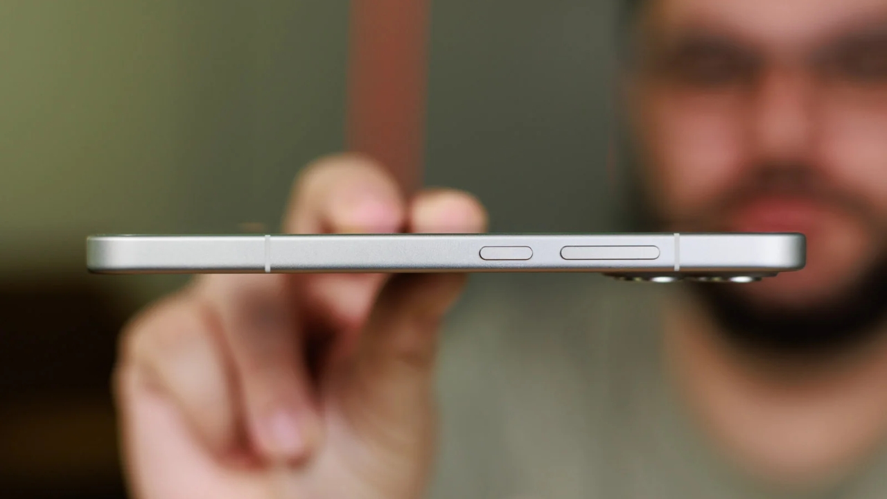 Trên Tay Poco F8 Pro: Flagship Killer Giá Rẻ Với Snapdragon  Và Camera Telephoto 2.5X