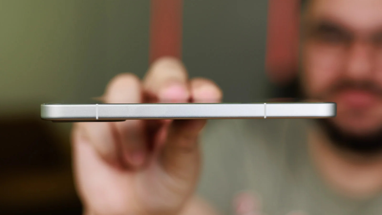 Trên Tay Poco F8 Pro: Flagship Killer Giá Rẻ Với Snapdragon  Và Camera Telephoto 2.5X