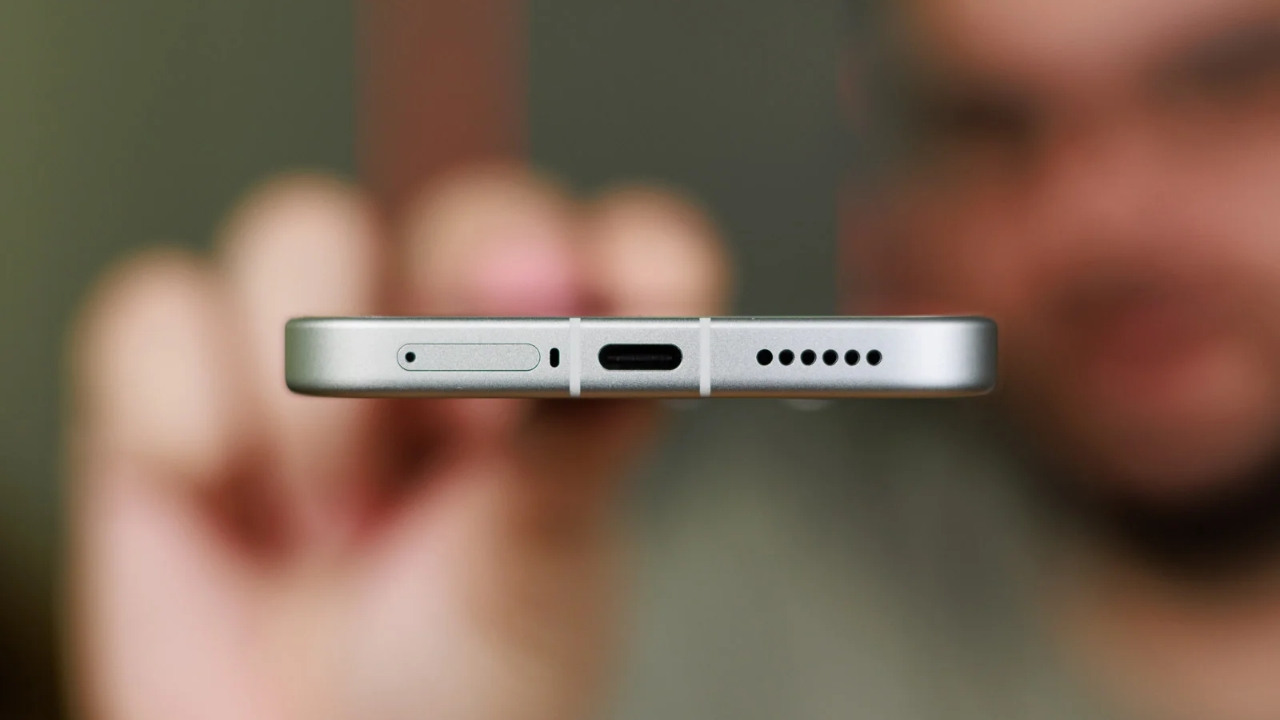 Trên Tay Poco F8 Pro: Flagship Killer Giá Rẻ Với Snapdragon  Và Camera Telephoto 2.5X