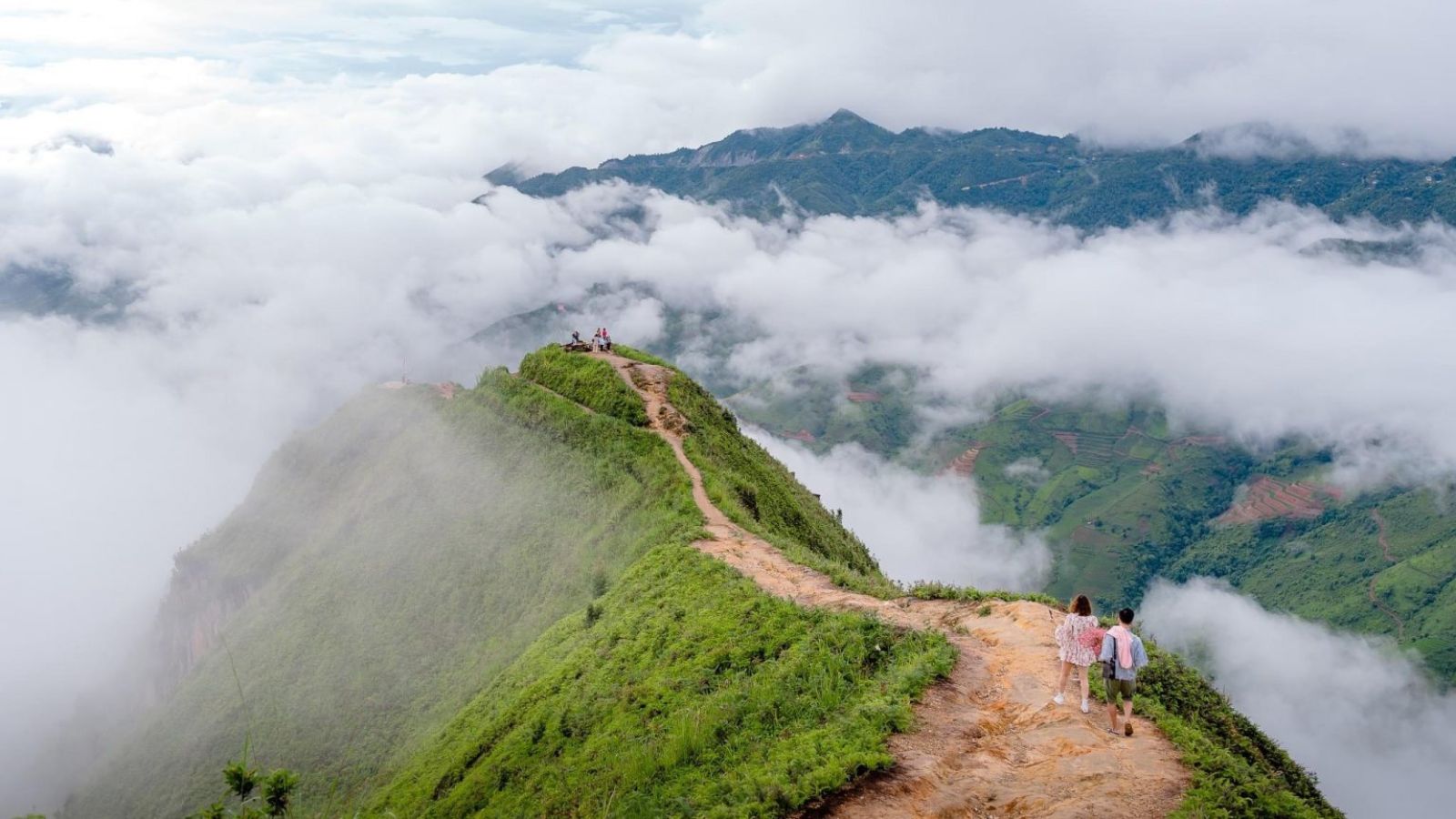 Sống lưng khủng long nổi tiếng ở T&agrave; X&ugrave;a