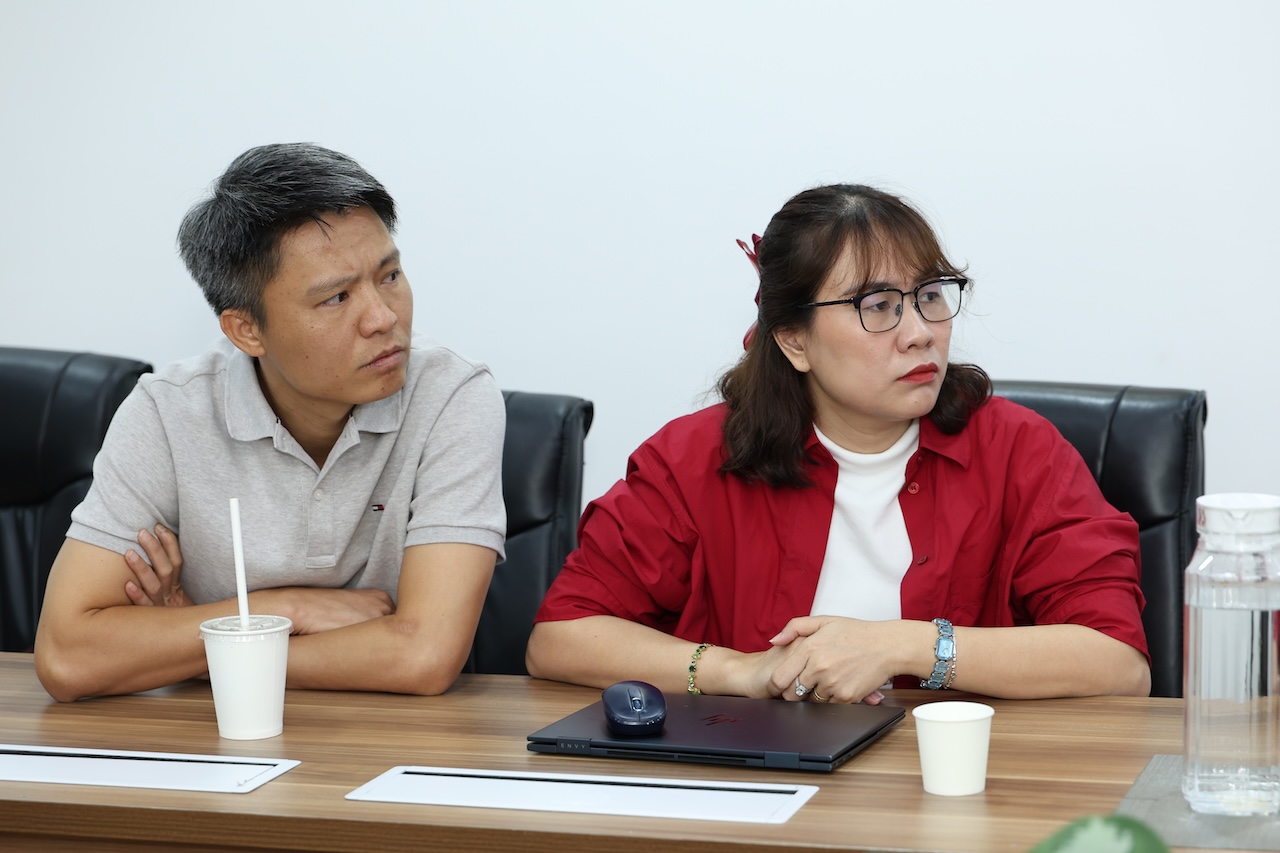 Thế Giới Di Động Và Oppo