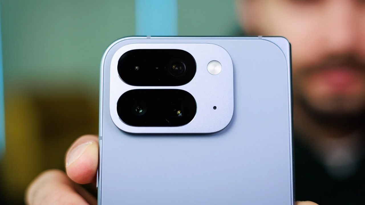 Trên Tay Google Pixel 10 Pro Fold: Hoàn Thiện Cao, Chuẩn Kháng Nước Ip68, Tích Hợp Sâu Gemini Ai