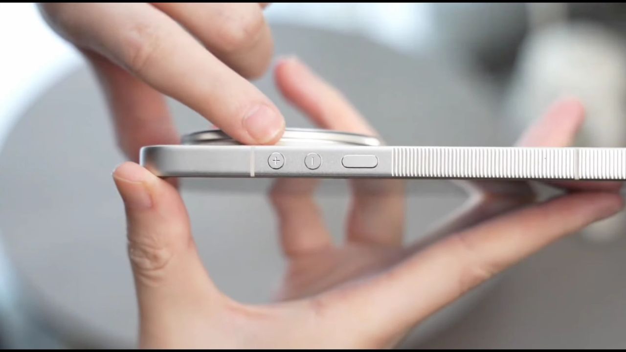 Trên Tay Nhanh Xiaomi 17 Ultra By Leica: Siêu Phẩm Camera-Phone Với Ống Kính Xoay Khẩu Vật Lý