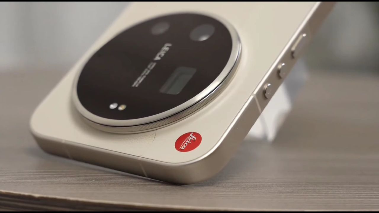 Trên Tay Nhanh Xiaomi 17 Ultra By Leica: Siêu Phẩm Camera-Phone Với Ống Kính Xoay Khẩu Vật Lý